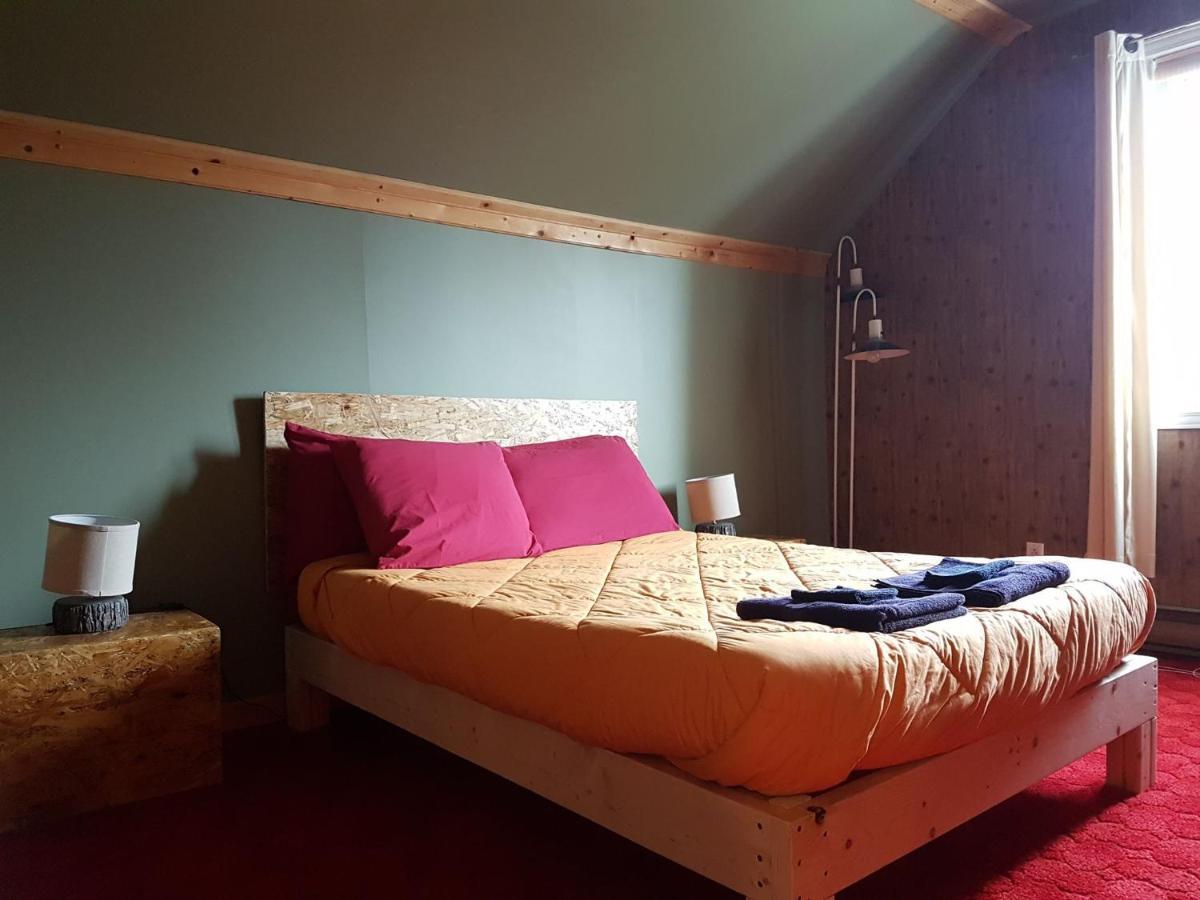 Chill Shack - Auberge Jeunesse Sainte Anne des Monts Екстер'єр фото